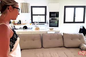 Marie milf du siecle se fait annihiler la chatte