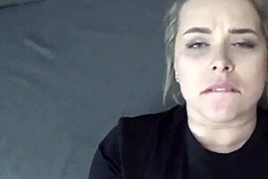 middle-aged milf with pink pussy gets licked 🍑