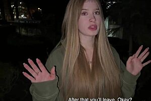 स्ट्रीट पर पोर्नस्टार कॉमाटोजे से लकी एनकाउंटर