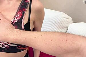 stepmom wants the same fuck as the neighbor 😍.