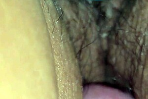 拉丁人妻紧逼近距离内射高潮！