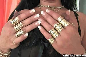 watch me rub one out in stockings?