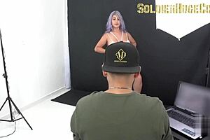 The webcam model tries to seduce the viewer in this session