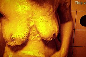 Sexy milf takes a slow mo shower, so horny 😏