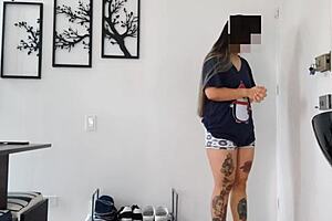 Latina Milf Surprises Delivery Boy with New Year's Gift, Discovers He's Married.