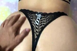 i met a mature woman flashing tits on the bus, she invited me home