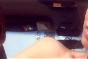 Brunette milf fucking outdoors 😍