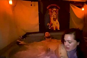 santana red's screaming creampie in hot tub