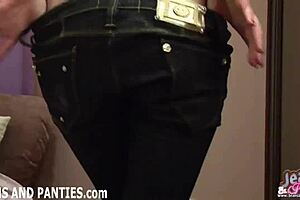 Mimmie flashing panties, or is it more?