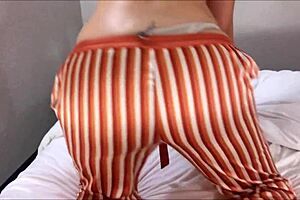 hey, fuck this milf in satin stockings on vacation with blowjob and doggy style! 😘