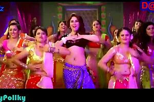 kareena shows her hottest navel in this video