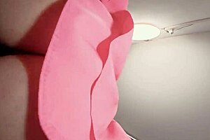 Watch Pawg Milf Spread Ass For Deep Anal Cum?