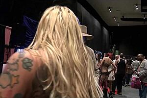 Nina Hartley Meets Dapperdan for Private Cuntlick Lesson at Exxxotica HD