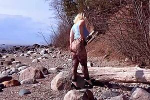 Fishnet Pantyhose Teases Big Ass