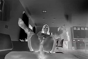 Horny tínedžer 18+ dostane, co chce, když nevlastní máma chce, aby ji oplodnil