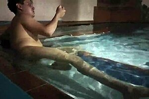 I totally hit my buddy's old lady in the pool, it was amazing 😎