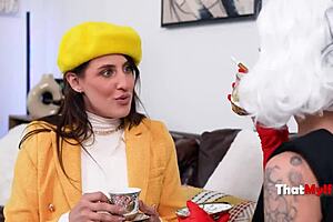 ชาร์ลีและออบรี วาเลนไทน์ ชักชวนด้วยสตราโพนเพื่อบริจาค