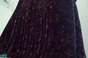 熟女ミルフの子宮内視鏡プレイで子宮にカメラ挿入