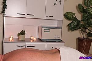 Teen 18's relaxing happy ending massage!