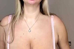 I Play Like I'm Jumping On A Dick With Huge Natural Tits I Want To Fuck