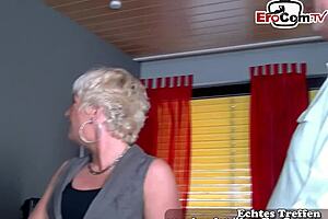 Deutsche reife blondine probiert familien sex 😊