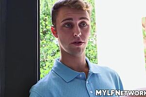 Claudia Valentine ovulating calls husband over to try getting pregnant finally 😏