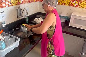 Empregada Safada A Velha Deu Em Cima De Mim Na Cara De Pau Eu Comi Mesmo Completo No Sheer