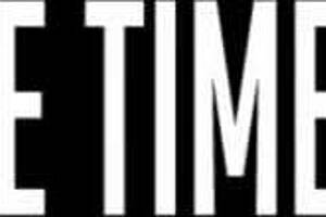 Milf Sara Jay prepares for dating by relaxing alone