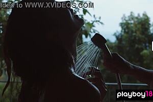 Czech MILF And Petite Teen Elilith Noir Bathe Together