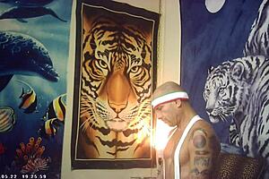 First timer bombshell contrasts tight body with big tits on Italian machine