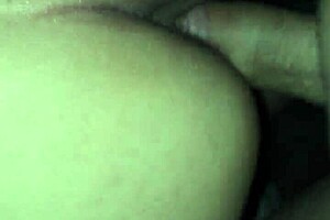 madrasta on all fours in the back seat, ready for action 😏