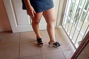 Deliciosa MILF Latina in High Heels Gets Big Ass Massaged