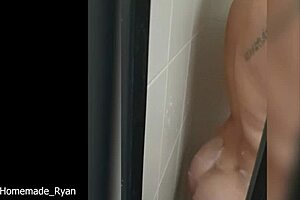 Wow espío a esta perra y termina cabalgando en mi verga