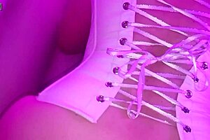 Latina milf waitress in new york bar gets fucked without protection, loving foreigners.