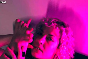 Queens having fun with feet 😊