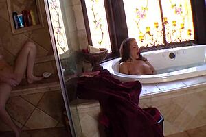 Faye Reagan loves Victoria Valentino's kittens.