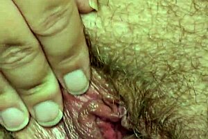 Thick Preggo Milf Squirting From Big Pussy