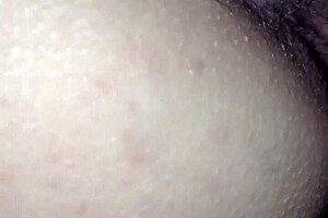 madrasta obediente fica de quatro pra mostrar buceta molhada e cuzinho arregaçado.