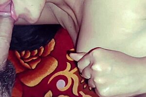 Desi hot asian mature woman gets fucked home alone