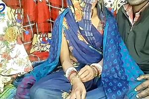 why is desi rashi aunty fingering under her saree?