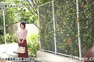 First-time wife documentary features Ritsuko Hayami sucking cock and riding in doggystyle