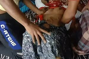 Ny desi trekant med stor svart kuk – het desi huseier tar double penetration!