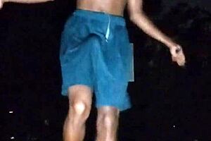 Brunette beauty works out in park looking sexy 😍