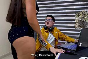 While my husband works at the office, I secretly fuck my nerdy stepson but warn him not to cum inside - Pipe Daniela Andrea