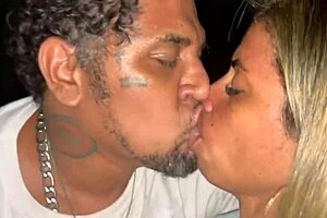 Hey, esposa, you ready for amateur sex with corno watching us rub and suck in public?