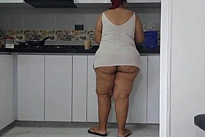 Why Does This Colombian Madrastra's Big Ass Make Me Masturbate So Hard? Her Redhead Curves And Monster Cock Fantasies Drive Me Wild In The Kitchen.