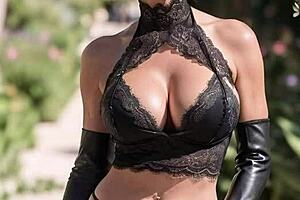 Blonde cougar in leather boots and bikini learns practical works by pool