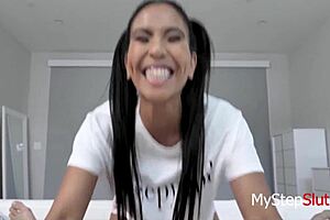 k pop daughter pussy popping!