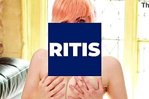 Spanish milf fingers herself to hard cum.