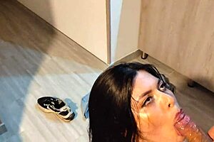 อันโตเนลลานมใหญ่ธรรมชาติ ตูดงามเย็ดไมเคิลหน้ากากฮาโลวีนในหอกับรูมเมทโคลอมเบีย